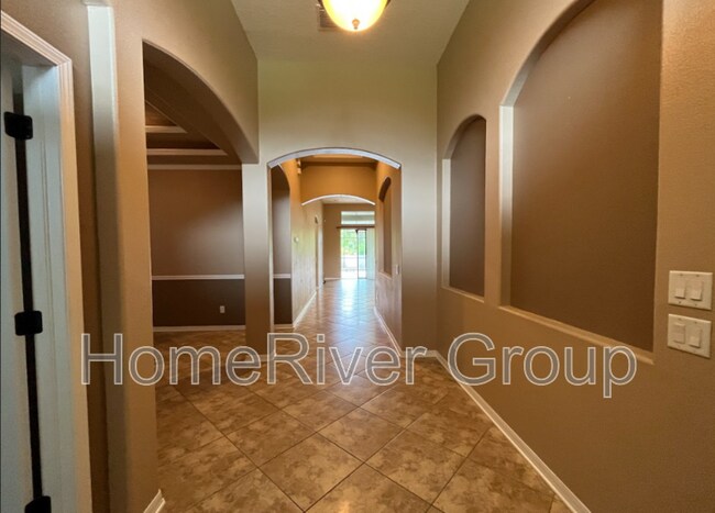 Building Photo - 8426 White Poplar Dr