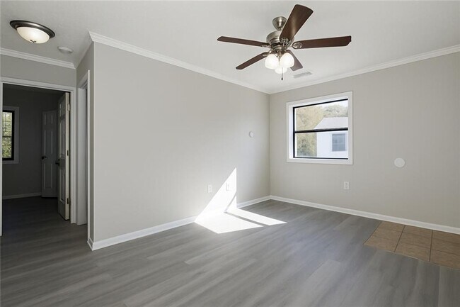 Building Photo - 949 Washington St SW