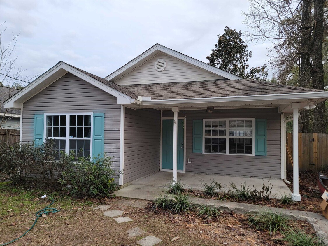 11 Pawnee Trail, Crawfordville, FL 32327 House Rental in