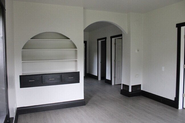 Foto del edificio - 218 Sabin Ave W