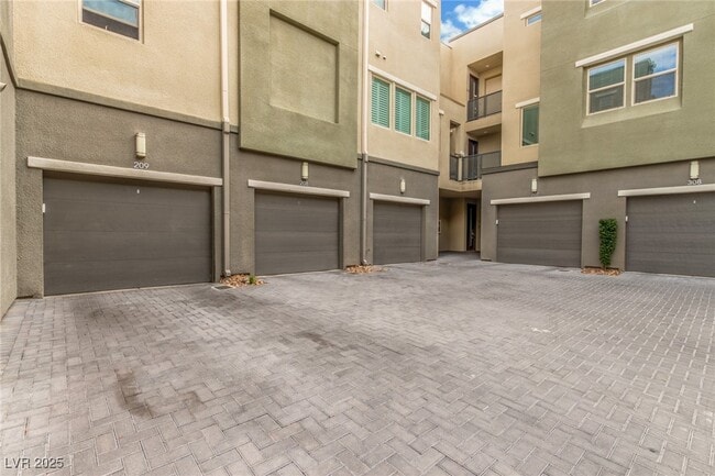 Building Photo - 11257 Rainbow Peak Ave