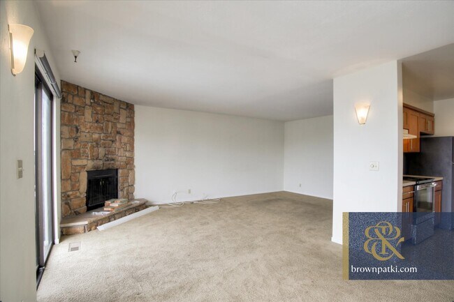 Building Photo - 517 Corbett Ave