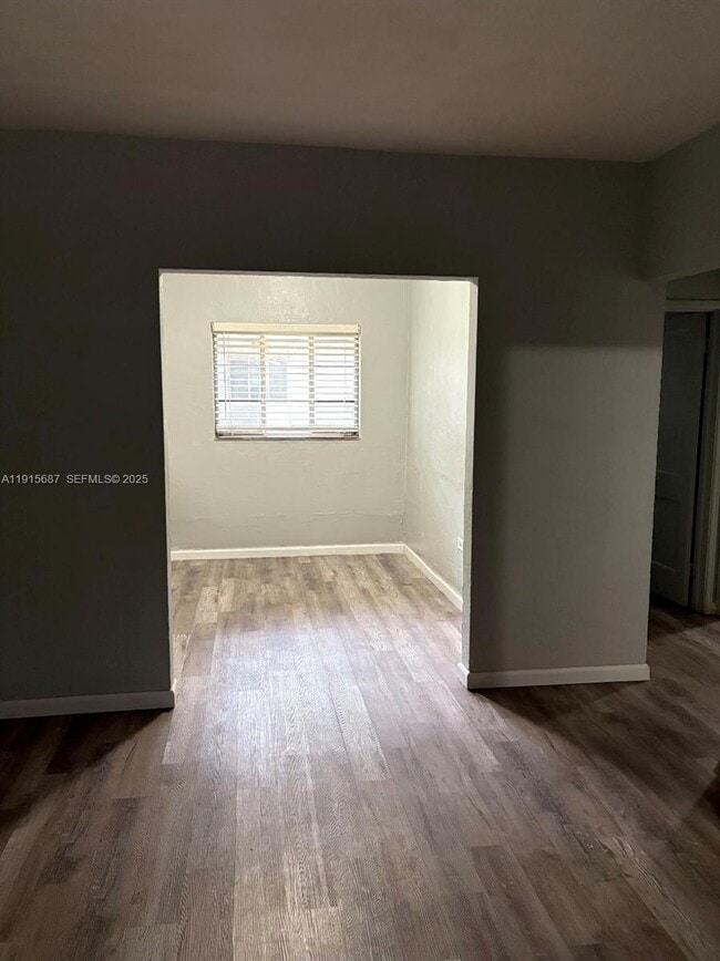 Building Photo - 970 SW 7th St