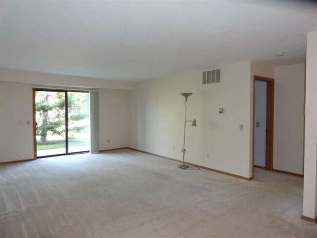 Building Photo - 1032 S Sunnyvale Ln