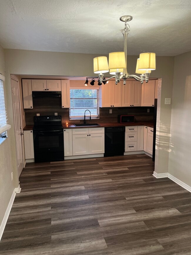 Photo - 2310 E Minnehaha St House