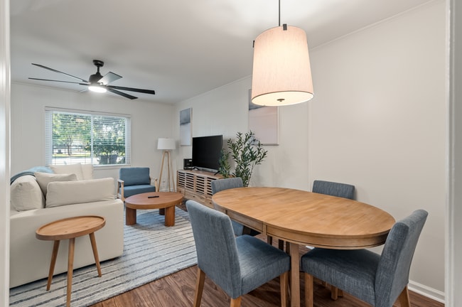 Building Photo - 8 Grove St