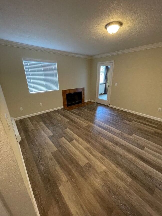 Building Photo - 2375 Tripp Dr