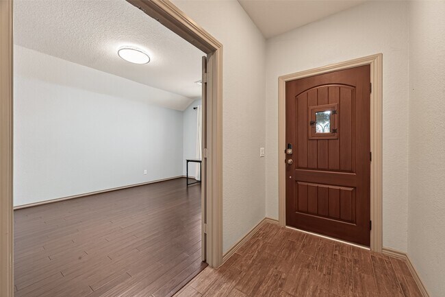 Foto del edificio - 9743 Birdsnest Ct