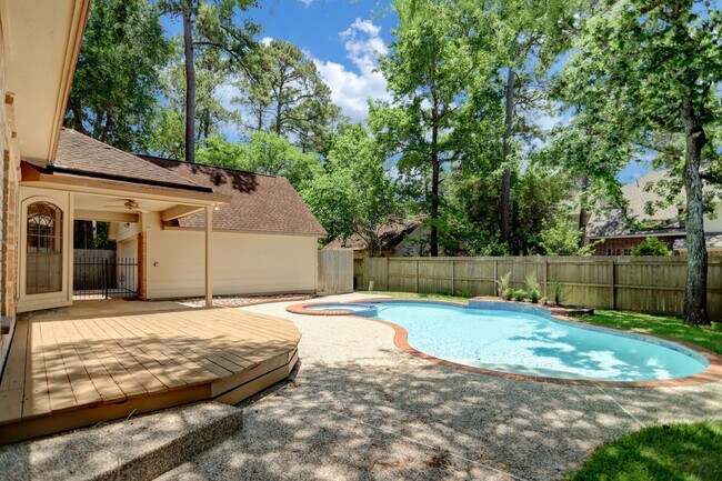 Foto del edificio - Beautiful 4 Bedroom 3 Bathroom Home Locate...