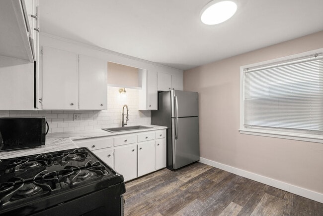 Building Photo - 612 Starin Ave