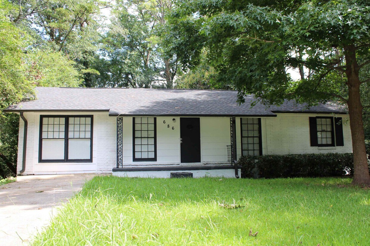686 Utoy Ct, Jonesboro, GA 30238 House for Rent in Jonesboro, GA