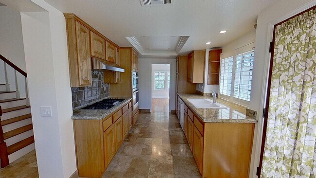 Building Photo - 1013 Powell Dr