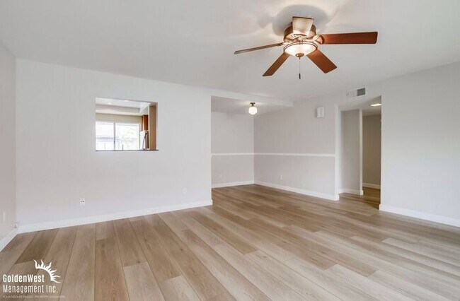 Foto del edificio - Beautifully Updated 2Bdm 2Ba Condo Located...