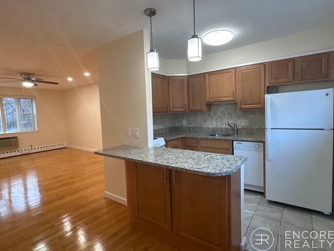 Building Photo - 59 Parkman St