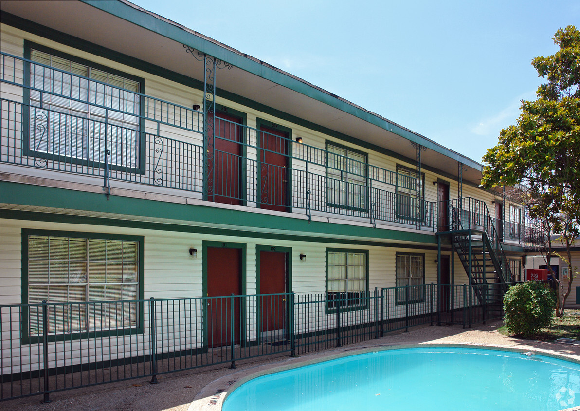 Foto del edificio - 1402 E Saint Johns Ave