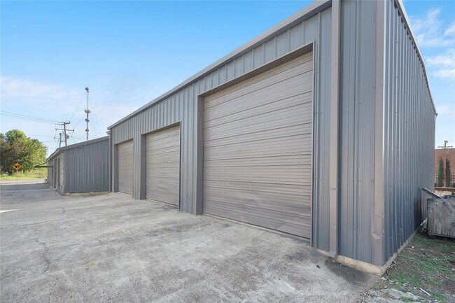 Building Photo - 98 Avenue A