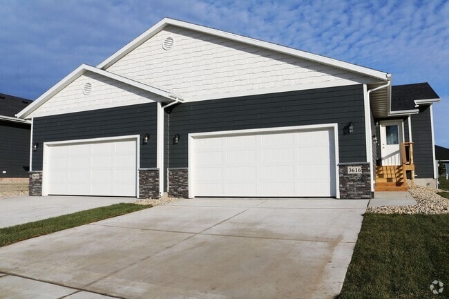 Building Photo - 3616 S Outfield Cir
