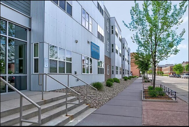 Foto del edificio - 620 N Main Ave