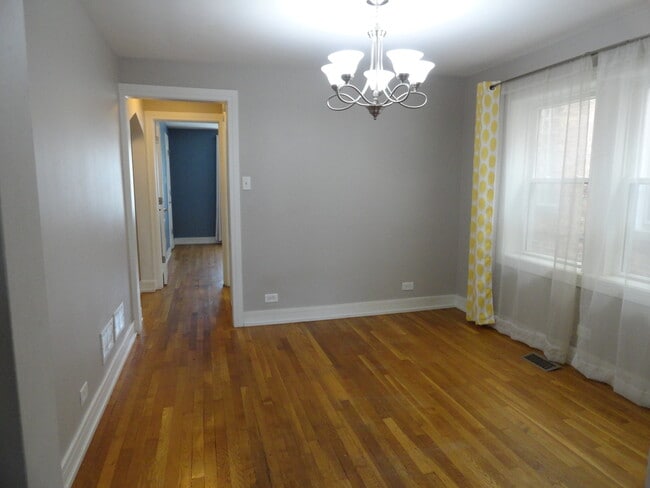 Building Photo - 1410 Maple Ave