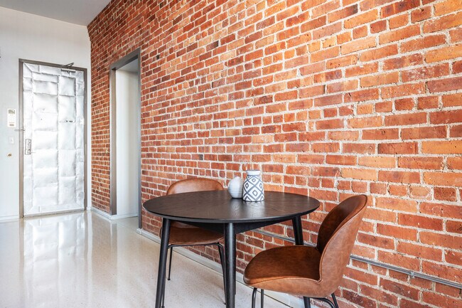 Building Photo - 275 Medford St