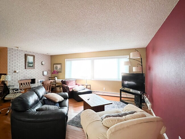 Building Photo - 3609 Rhone Cir