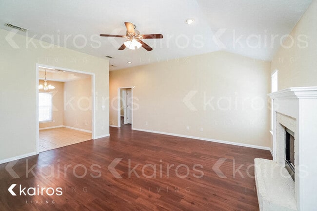 Building Photo - 404 Ali Dr