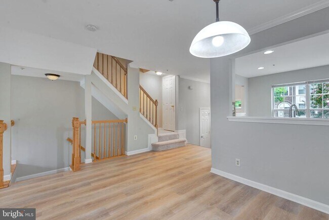 Foto del edificio - 1804 Manorfield Ct