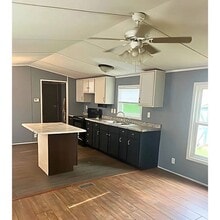 Building Photo - 103 Hollyhock Ln