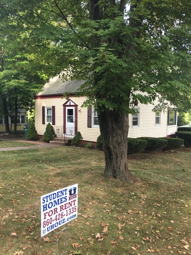 135 Evergreen Ave, Hamden, CT 06518 House Rental in Hamden, CT
