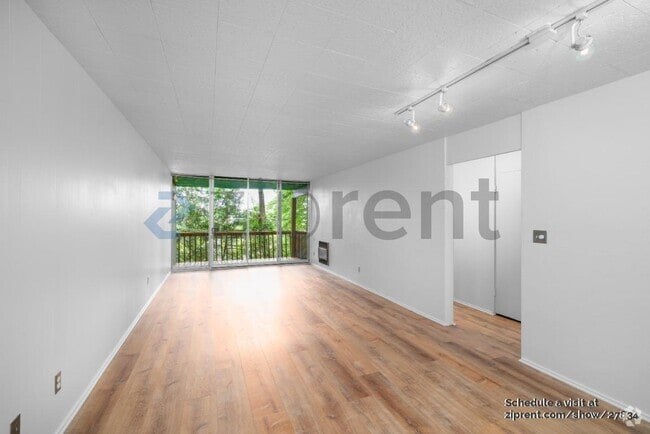 Building Photo - 2745 NW Pettygrove St