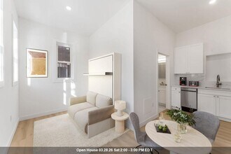 Building Photo - 306 Varick St