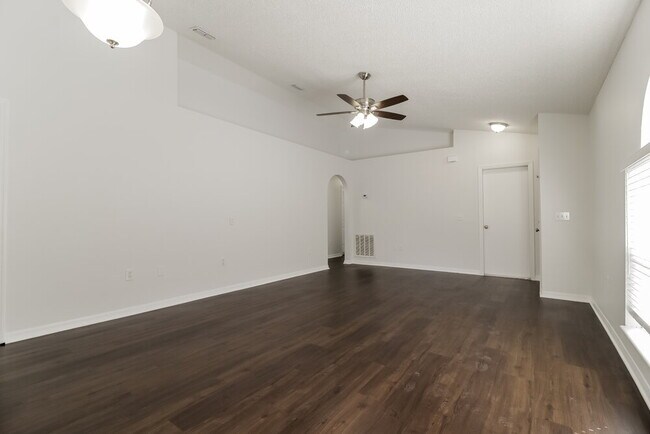 Building Photo - 120 Placid Woods Ct