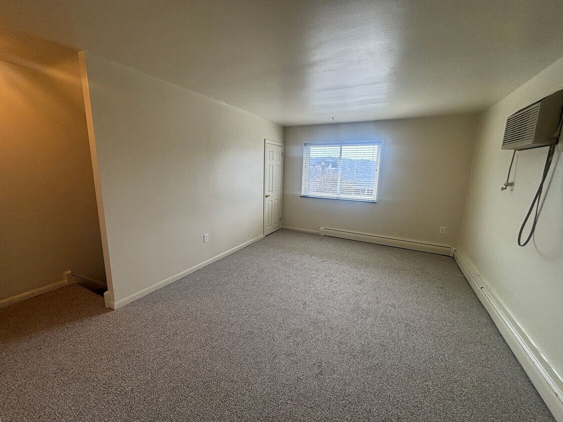 Photo - 100 - 228 West 4th Avenue - Famira