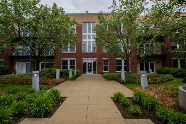 Foto del edificio - 7243 Madison St