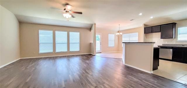 Building Photo - 925 Westfield Dr