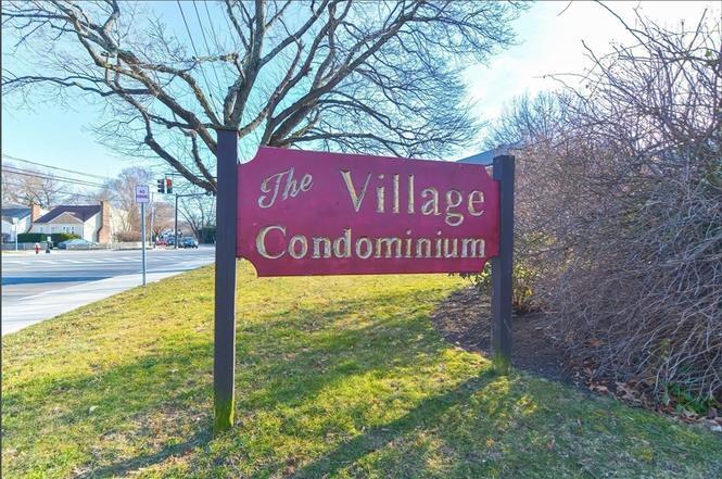 Vista frontal con tablero de condominio - 356 Lexington St