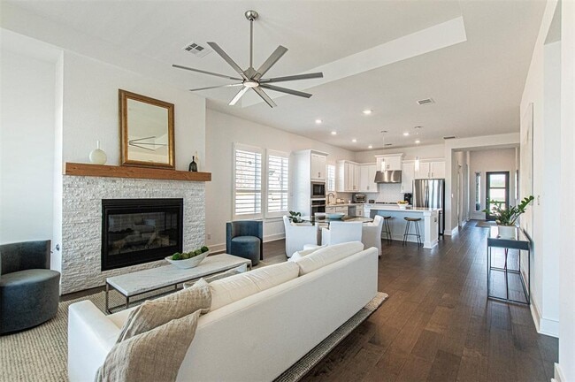 Building Photo - 215 Milam Crk Dr