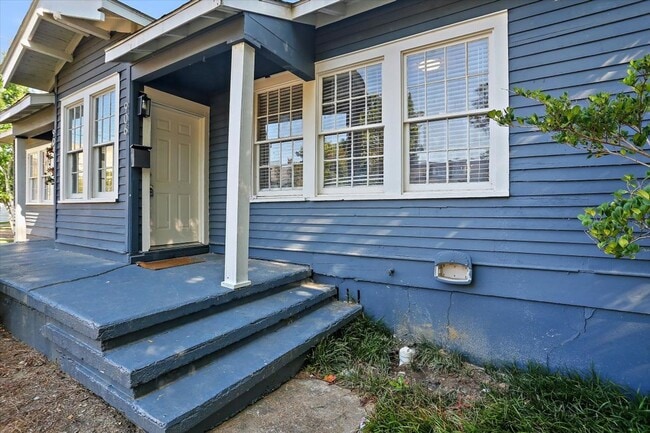 Photo - 904/906 Poplar Street Apartment