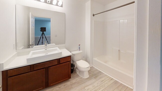 Foto del edificio - Gorgeous Townhome in Gated Lake Washington...