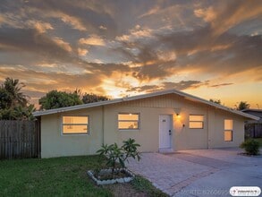 Building Photo - 226 E Gateway Blvd