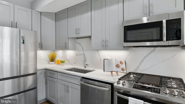 Building Photo - 1632 K St NE