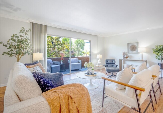 Foto del edificio - 818 S Lucerne Blvd