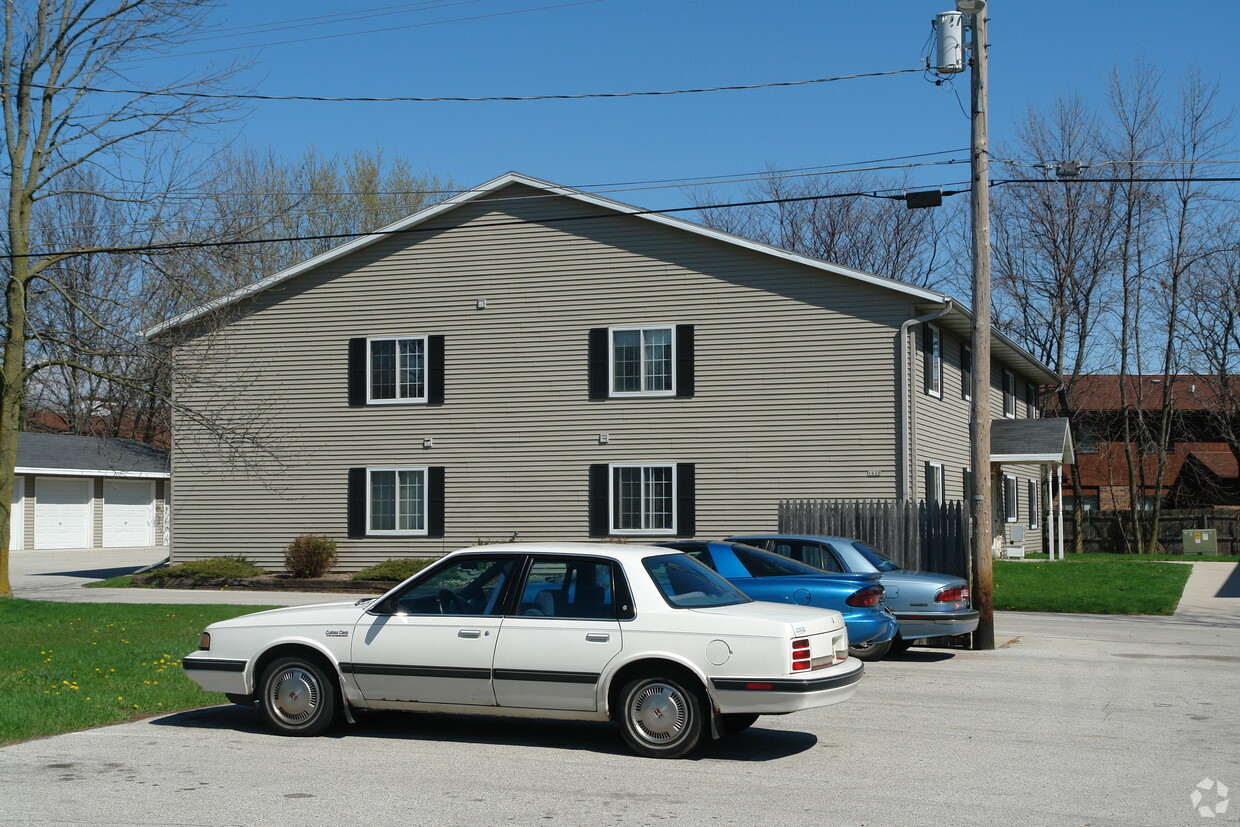 Building Photo - 1346-1410 Macarthur Ave