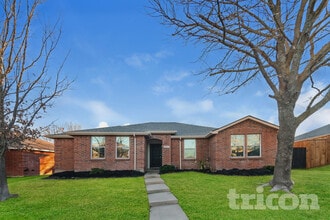 Building Photo - 1837 Wildrose Dr