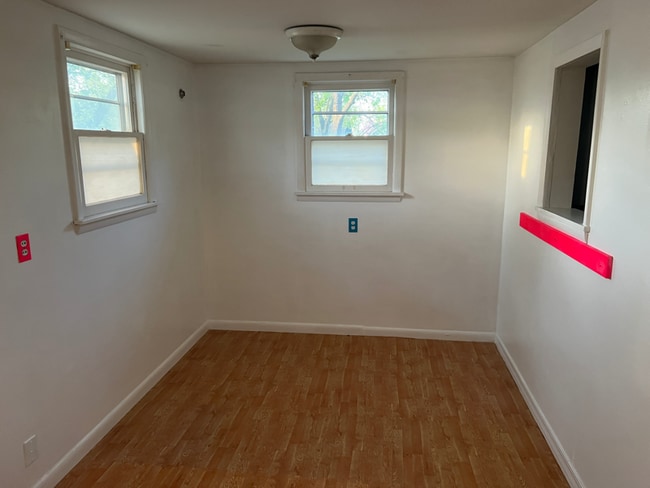 Building Photo - 2026 S Spring St