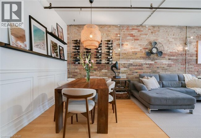 Building Photo - 189 Queen St E