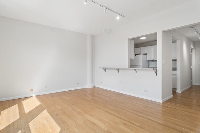 Building Photo - 431 S Dearborn St