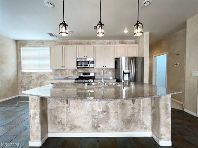 Building Photo - 379 Falcons Fire Ave