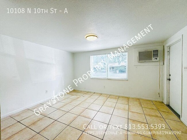 Foto del edificio - Budget friendly 1-Bedroom Duplex in Tampa–...