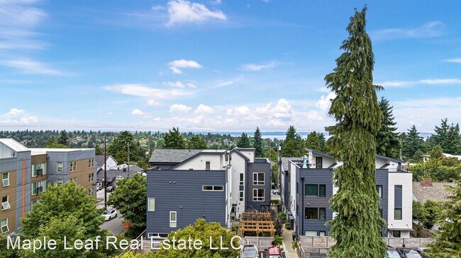 Foto del edificio - 2 br, 2.5 bath House - 10706 Greenwood Ave N